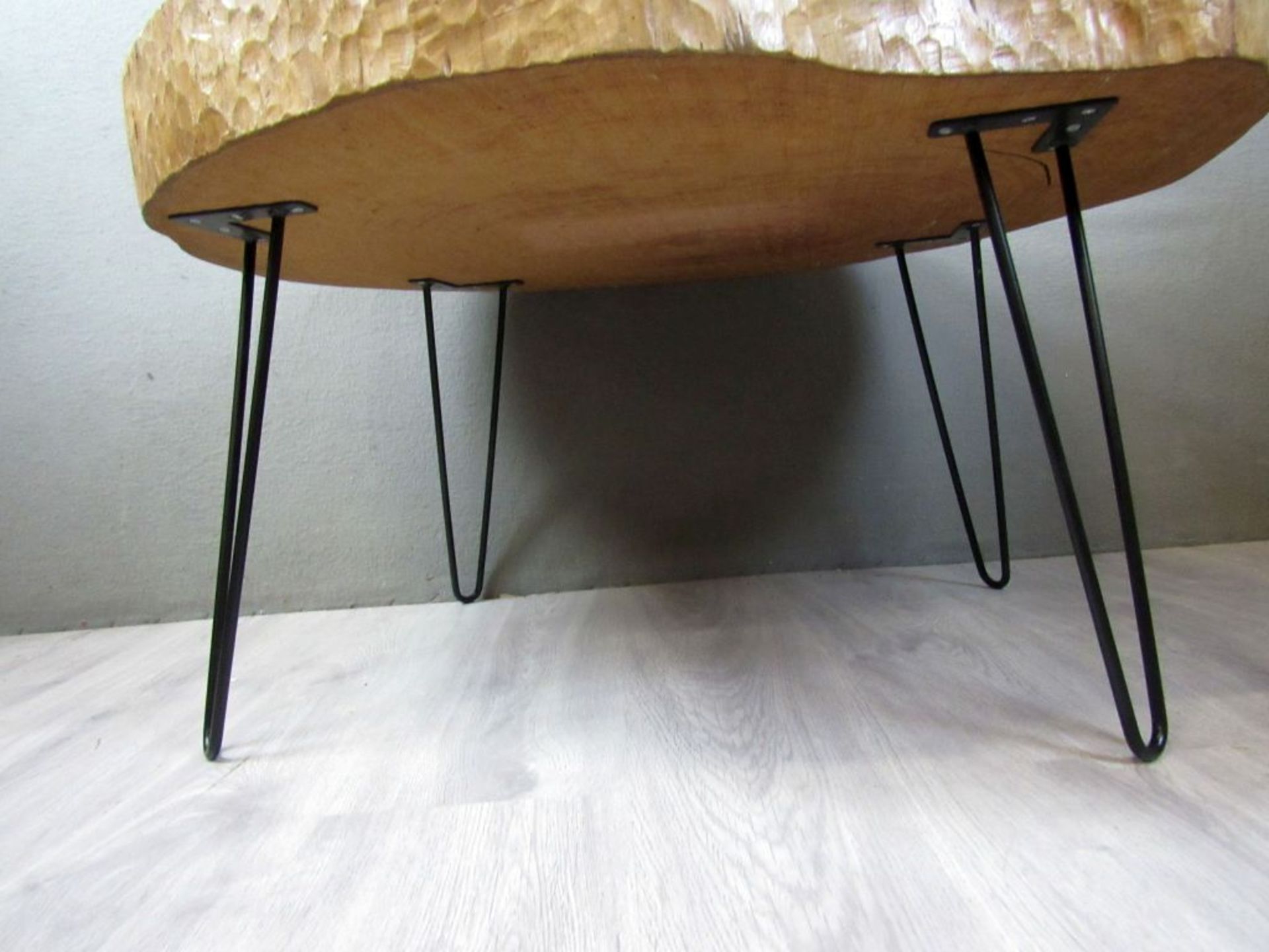 Designertisch aus schwerer Baumscheibe - Image 7 of 8