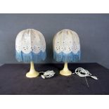 Zwei Tischlampen Tulipfuß Ahroleuchten