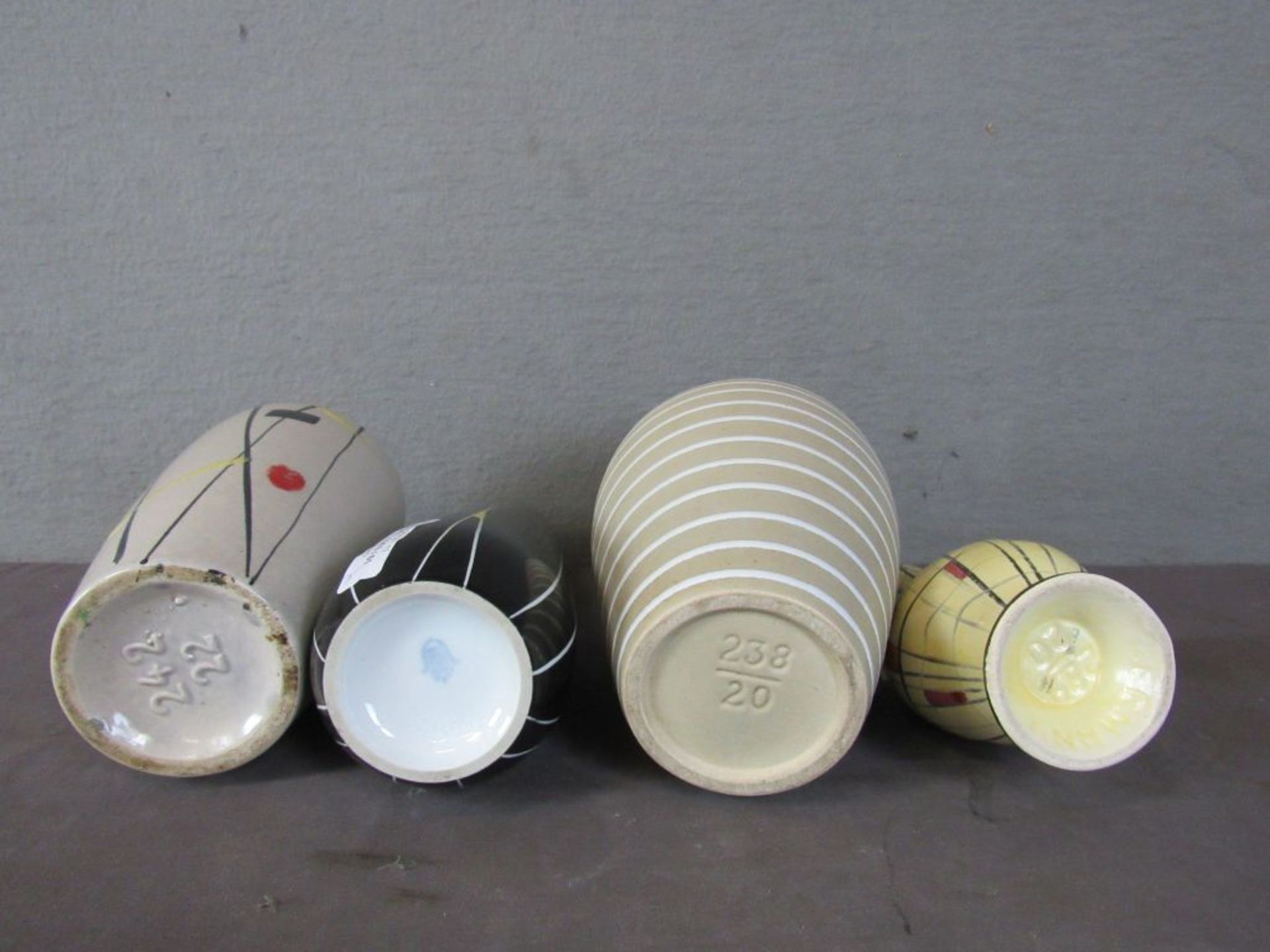 Vier Vintage 50er Jahre Vasen Keramik - Bild 6 aus 6
