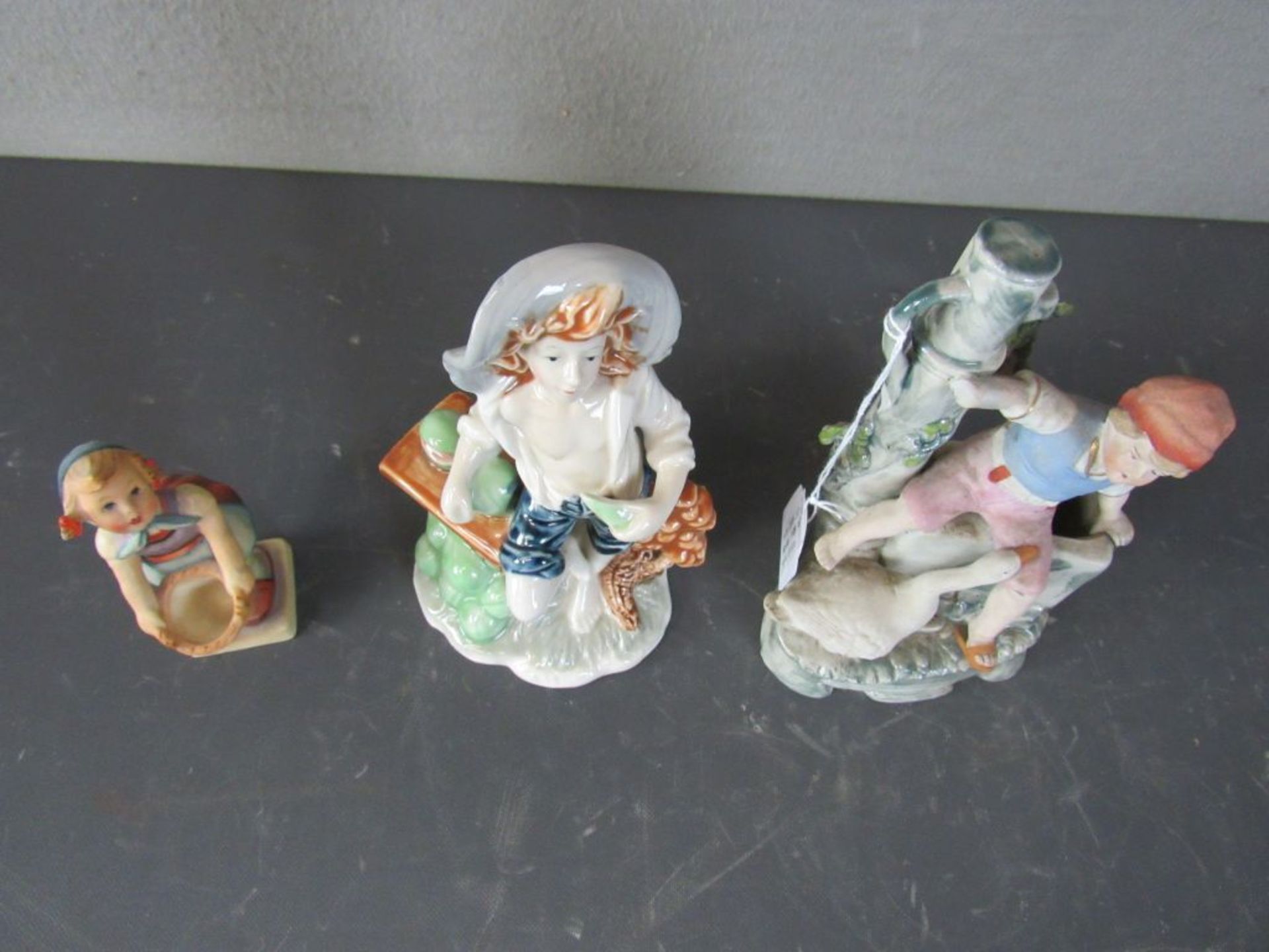 Drei Nippesfiguren teilweise antik - Image 2 of 9