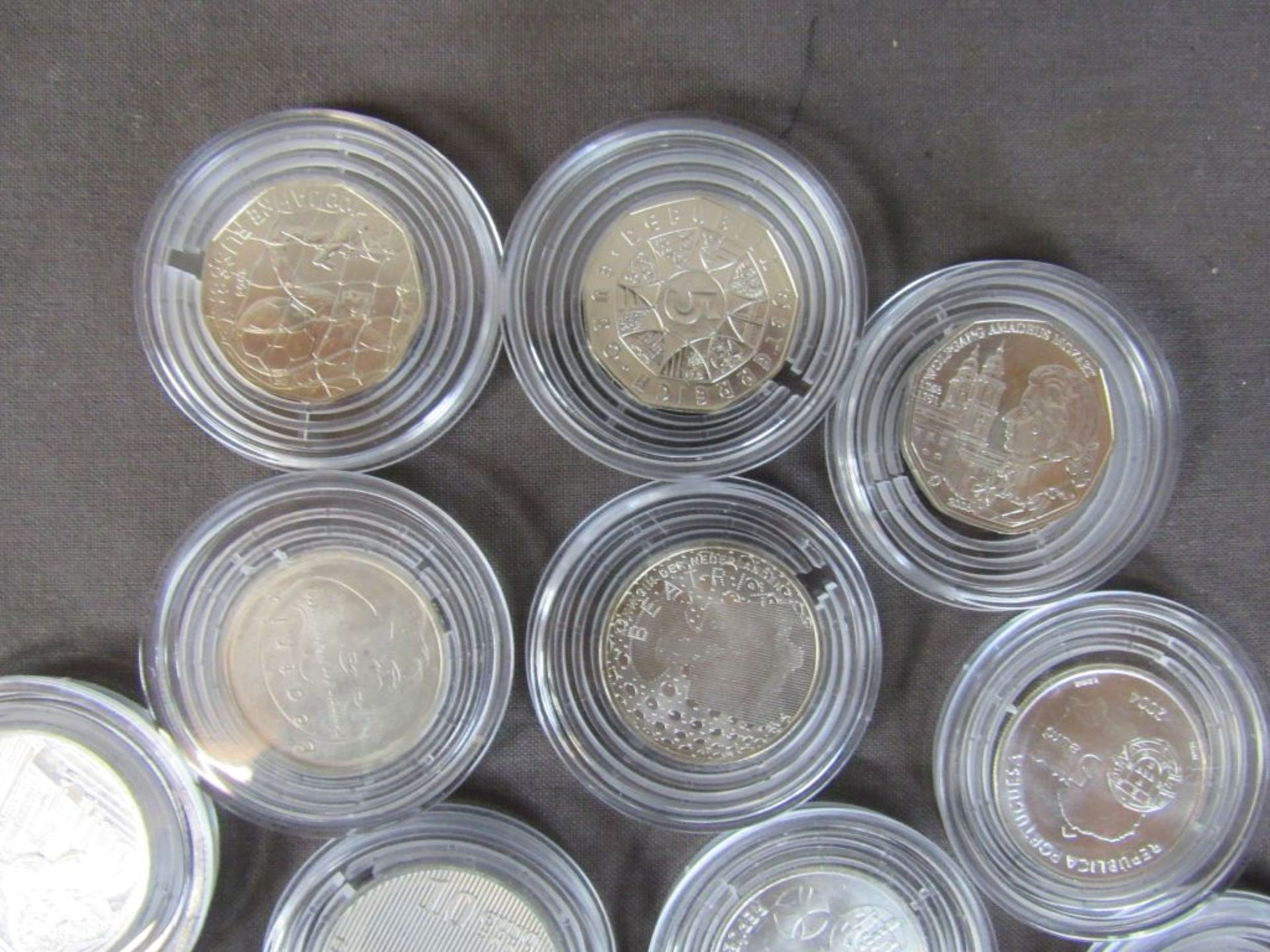 Konvolut Münzen 5 und 10 Euro - Bild 3 aus 8