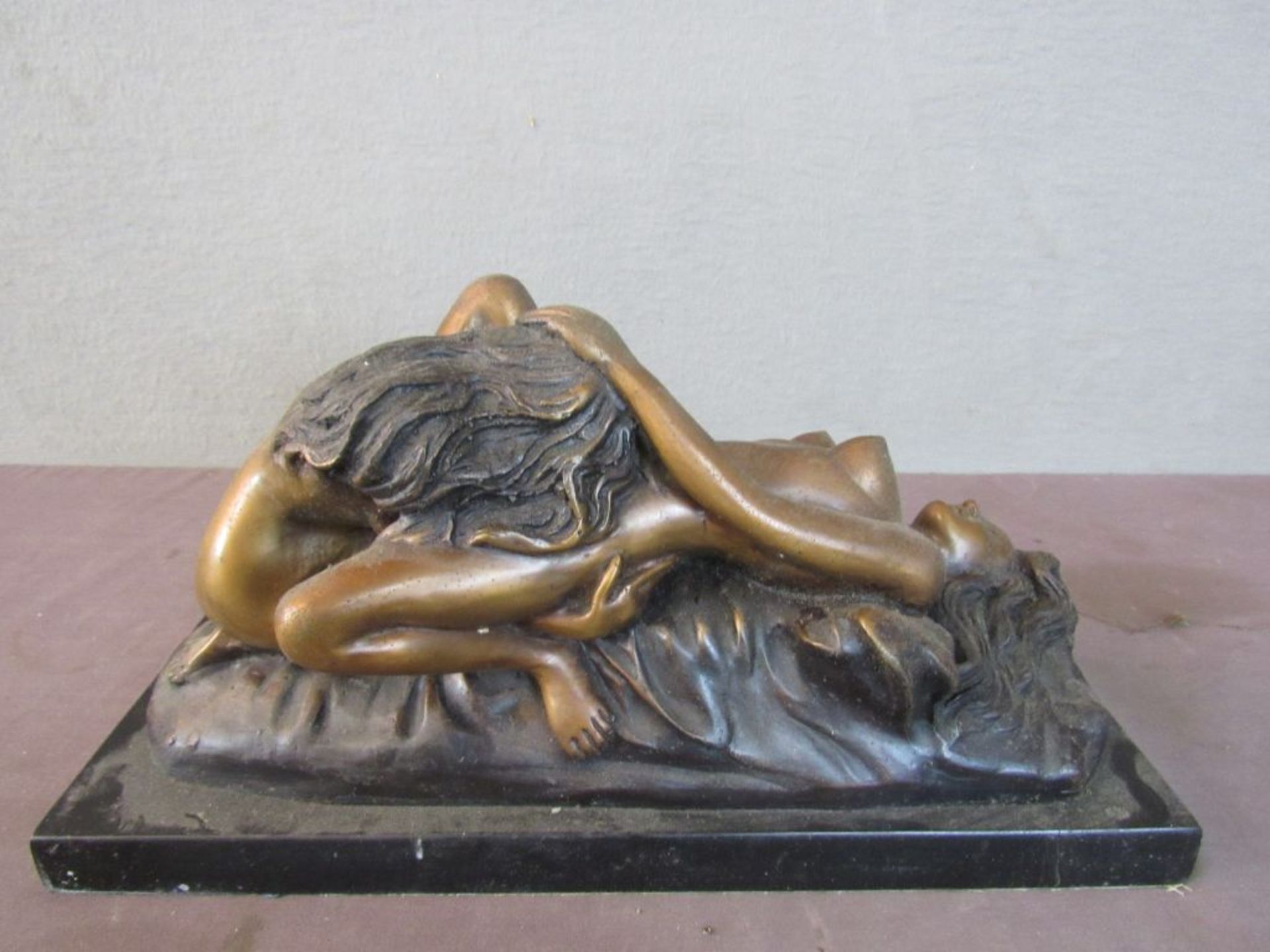 Bronzeskulptur weibliche Aktszene - Image 5 of 8