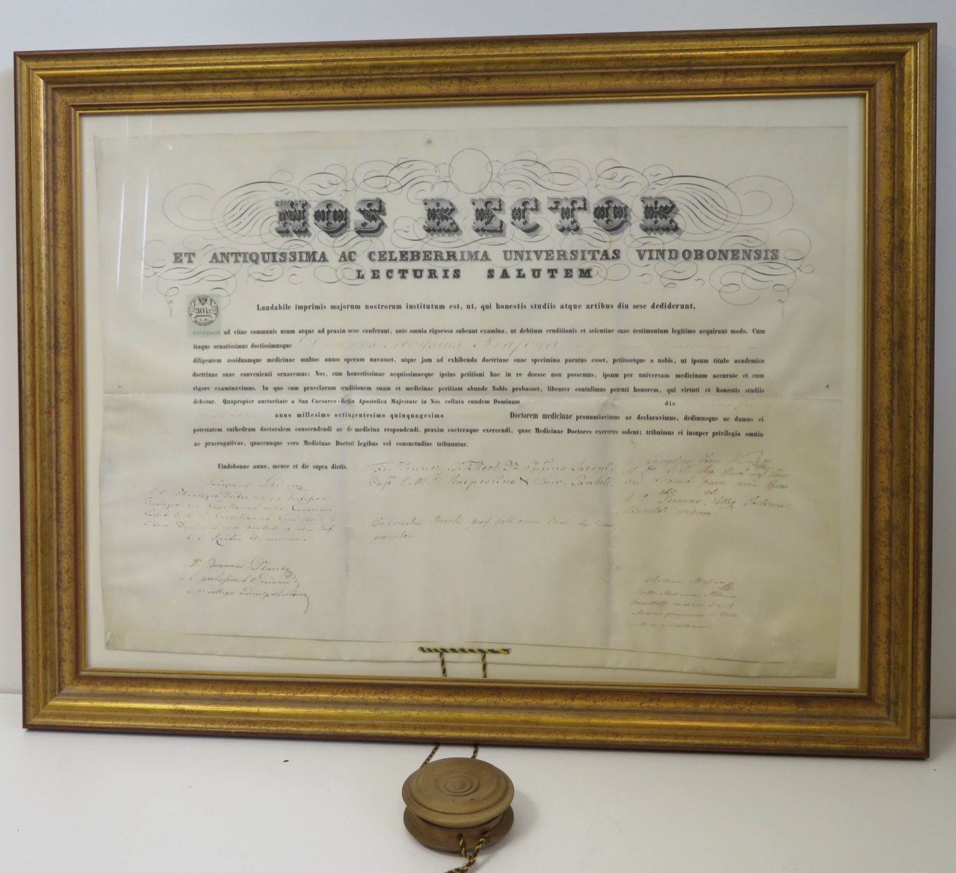 Altes Dokument mit Siegel im Rahmen, 53 x 66 cm.