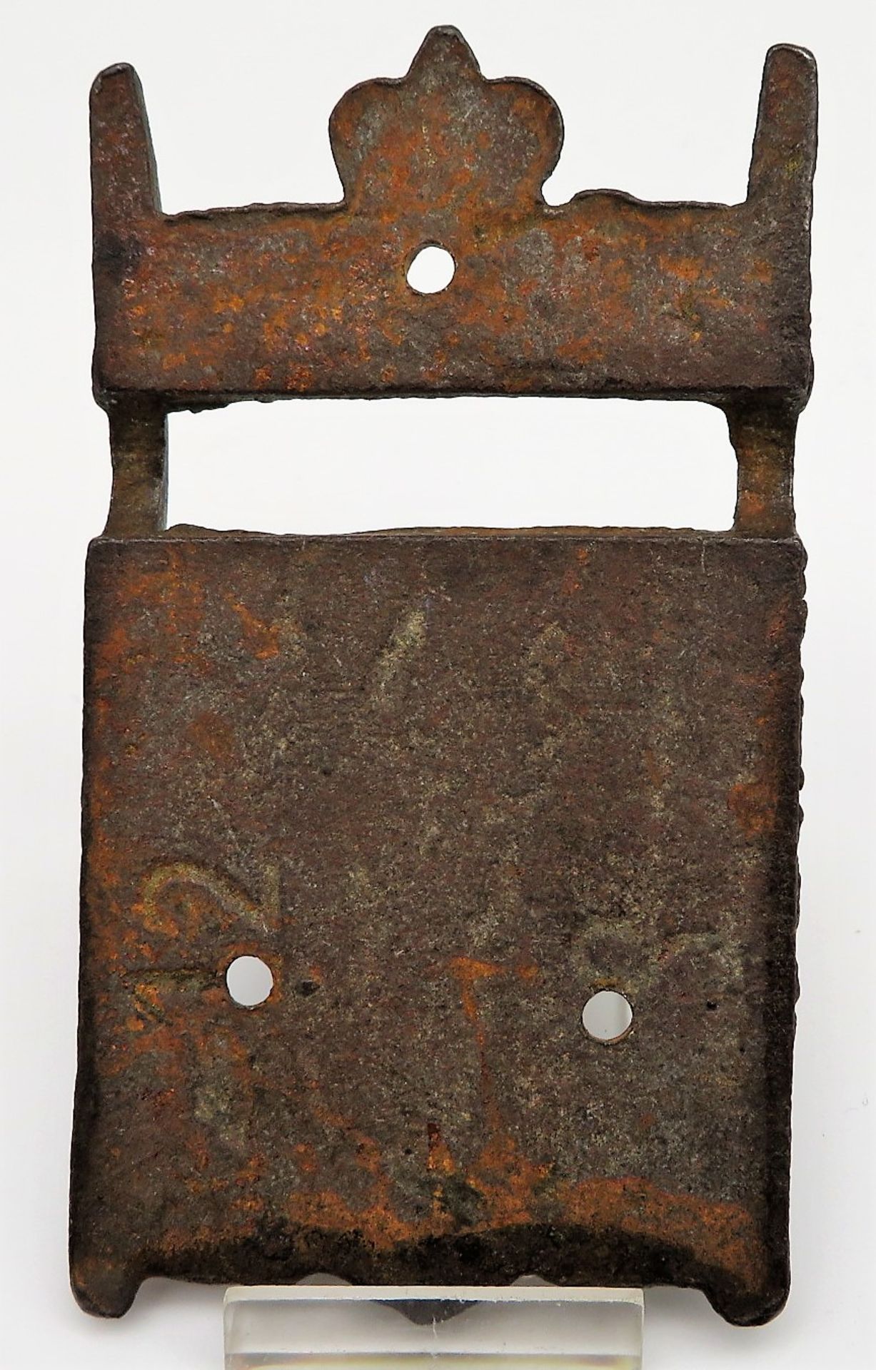 Antiker Truhenbeschlag, Eisenguss, 13 x 7,5 x 1 cm. - Bild 2 aus 2
