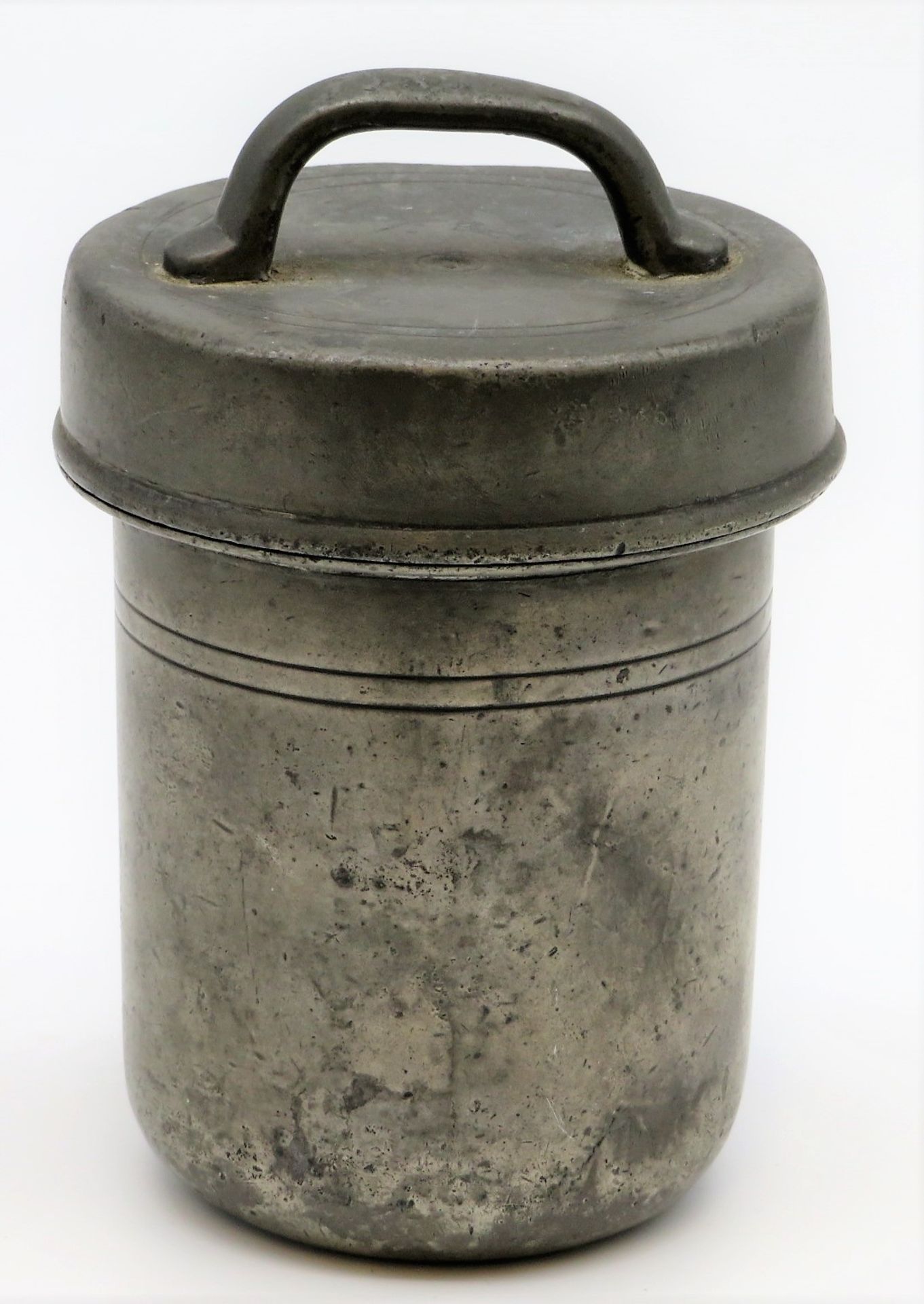 Antike Schraubflasche, Zinn, gem., h 13 cm, d 9,5 cm.