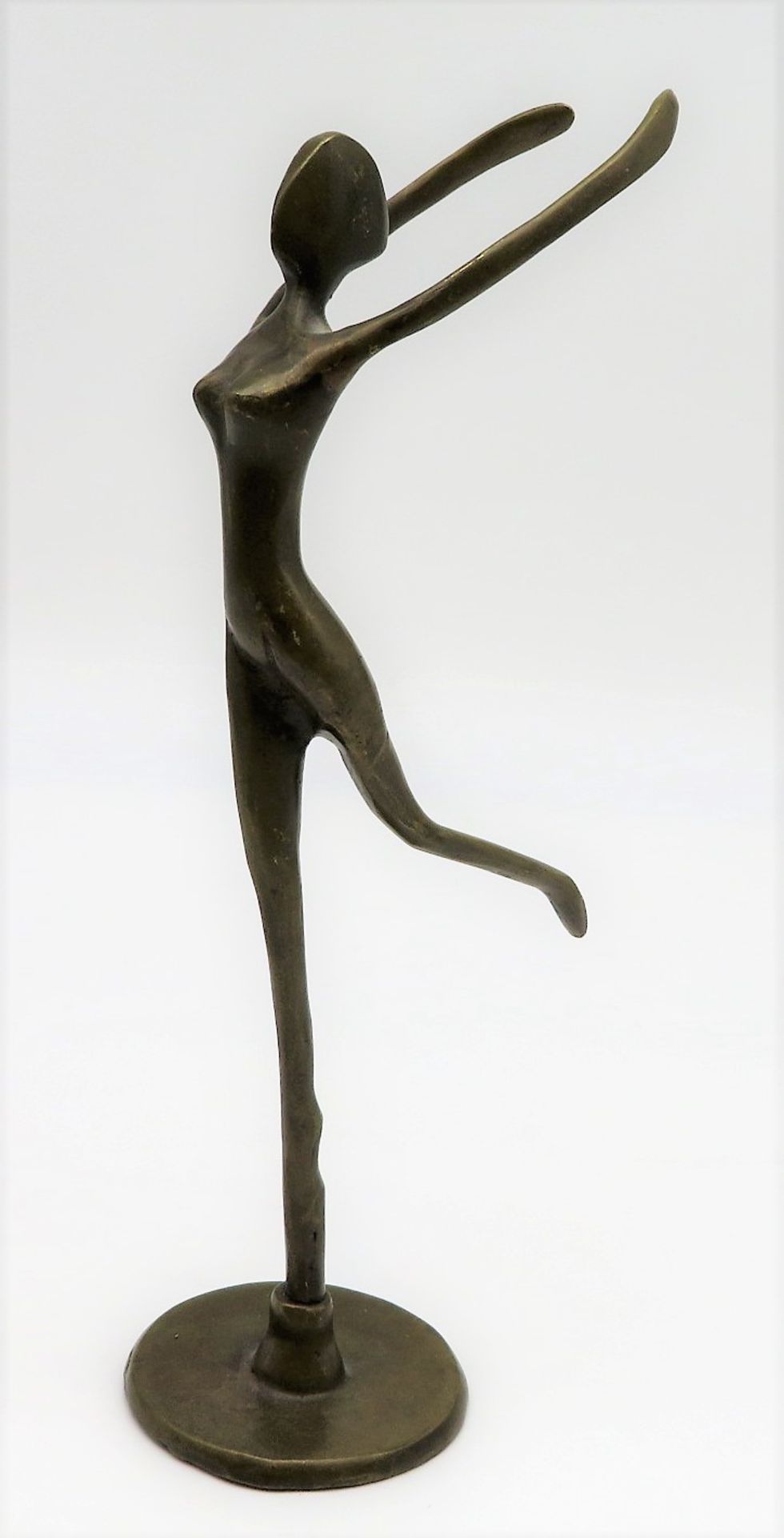 Unbekannt, Tänzerin, Bronze, h 26,5 cm, d 11 cm.