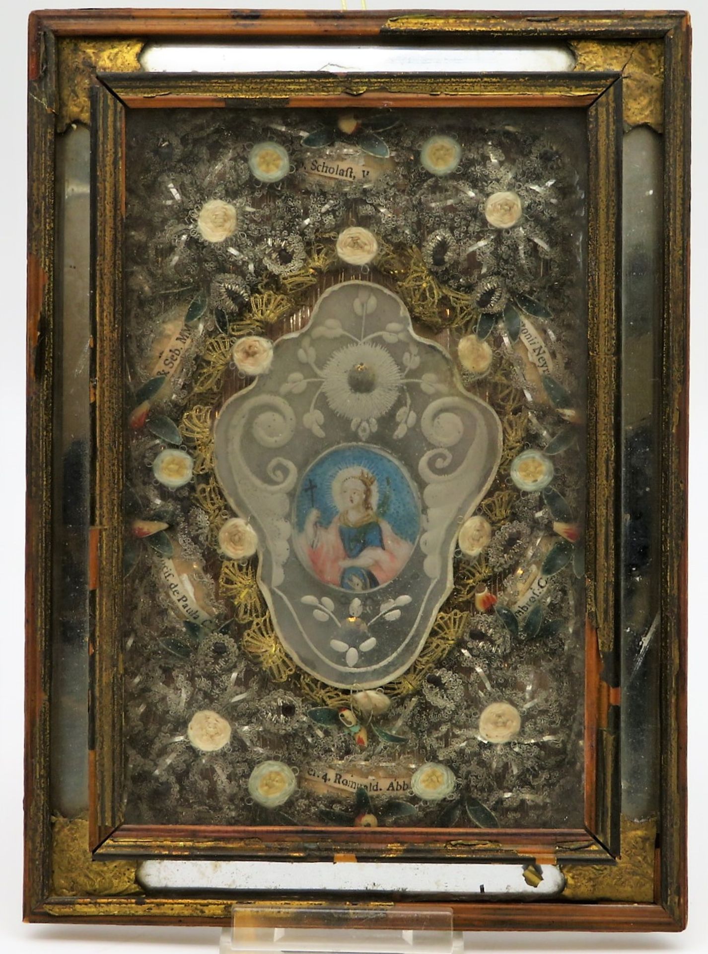 Klosterarbeit, Süddeutsch, 18. Jahrhundert, Reliquien, feine Drahtstickerei, facettiertes Spiegelgl