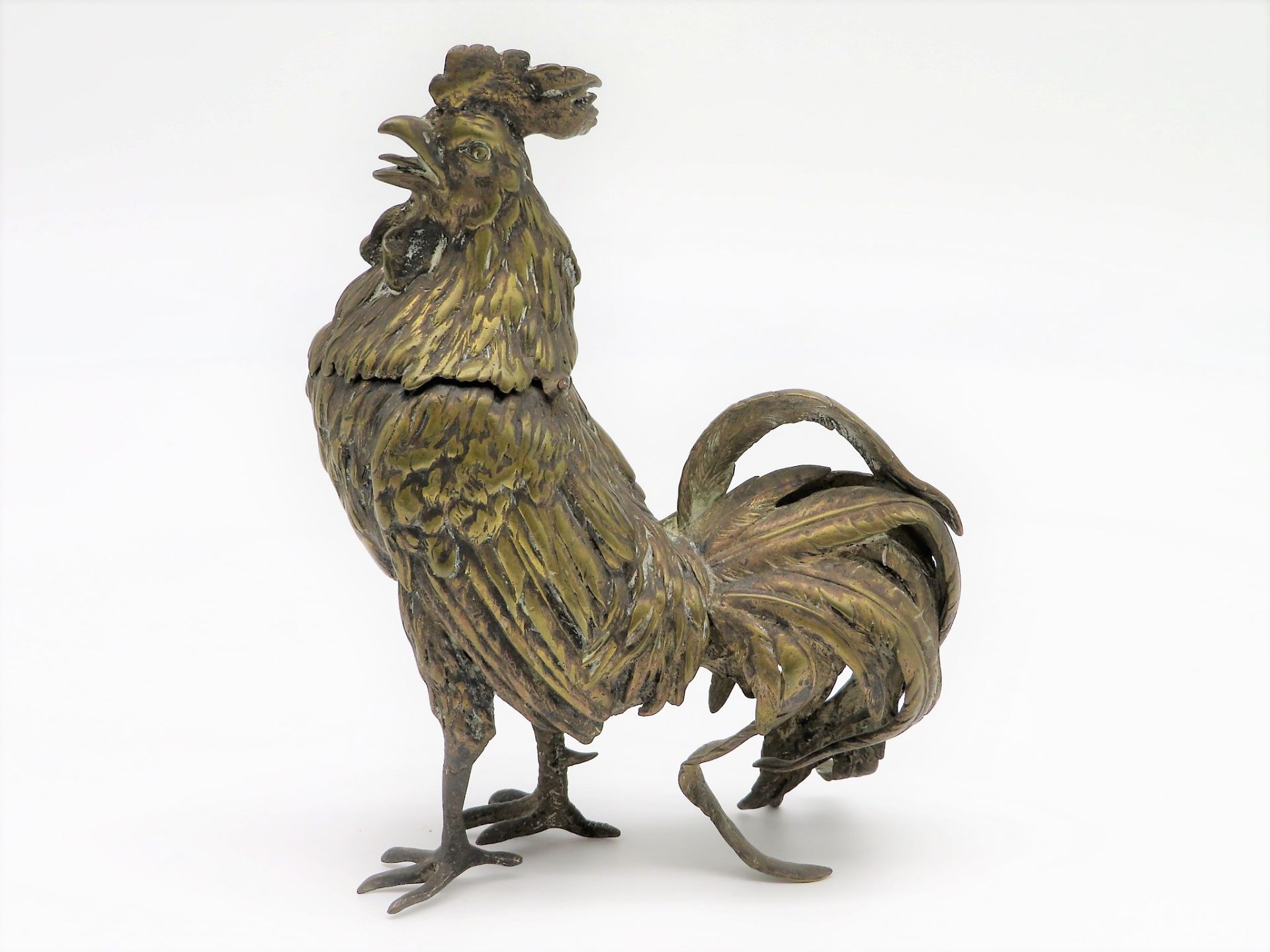 Deckelgefäß in Form eines Hahns, 19. Jahrhundert, Bronze, 17 x 14 x 6,5 cm.