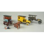 Konvolut Miniatur-Fahrzeuge mit Figuren, Zinn, 1910er Jahre