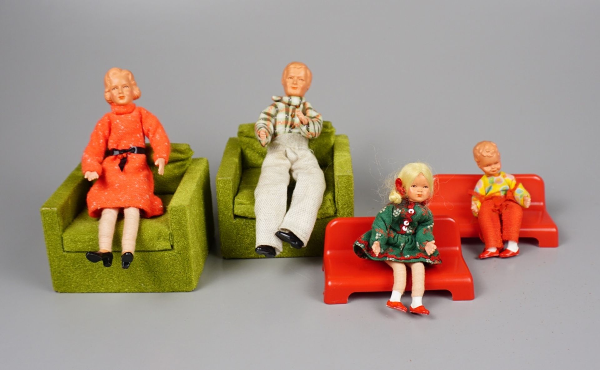 großes Konvolut Puppenmöbel und 4 Puppen, überw. Bodo Hennig, 1960-70er Jahre - Bild 5 aus 6