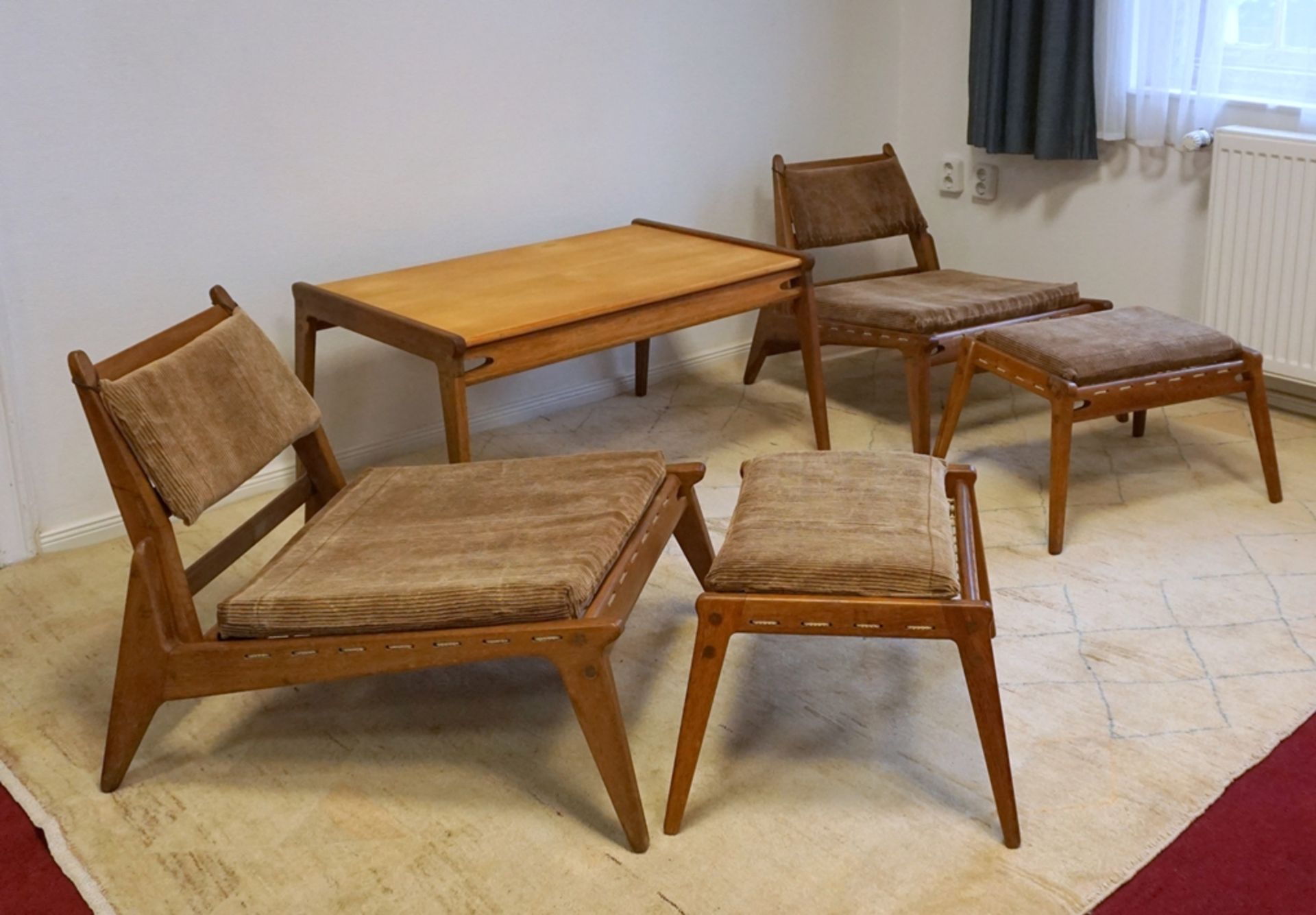 2 Hunting Chairs mit Ottomanen und Beistelltisch, attr. VEB Deutsche Werkstätten Hellerau, 1950er J. - Bild 2 aus 8