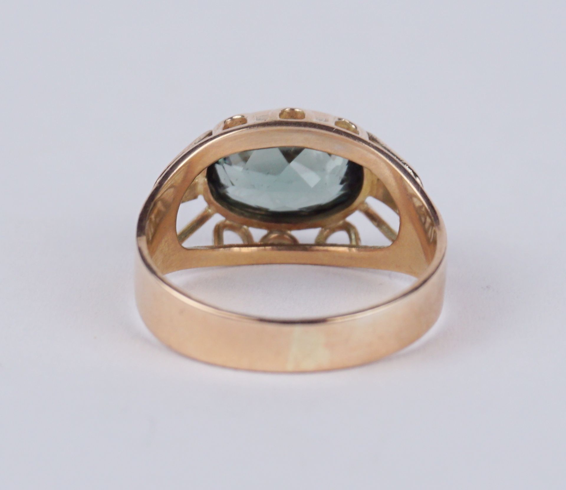 Ring mit turmalingrünem Stein, 333er Gold, Gew.3,33g - Image 3 of 3