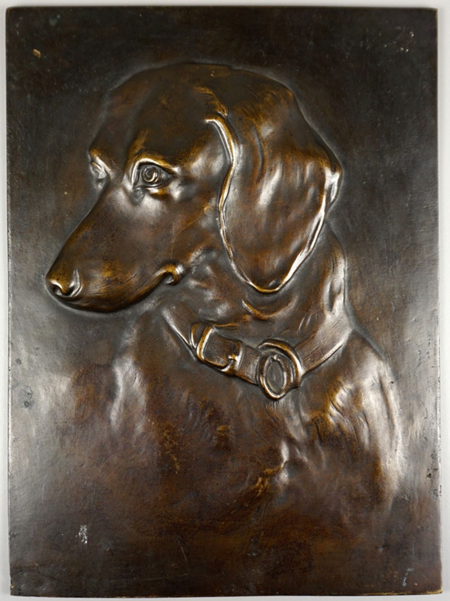 Wandrelief "Dackel", um 1910, Bronzeguss