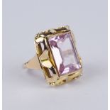 Ring mit hellem, amethystfarbenen Stein, 333er Gold, Gew.7,05g