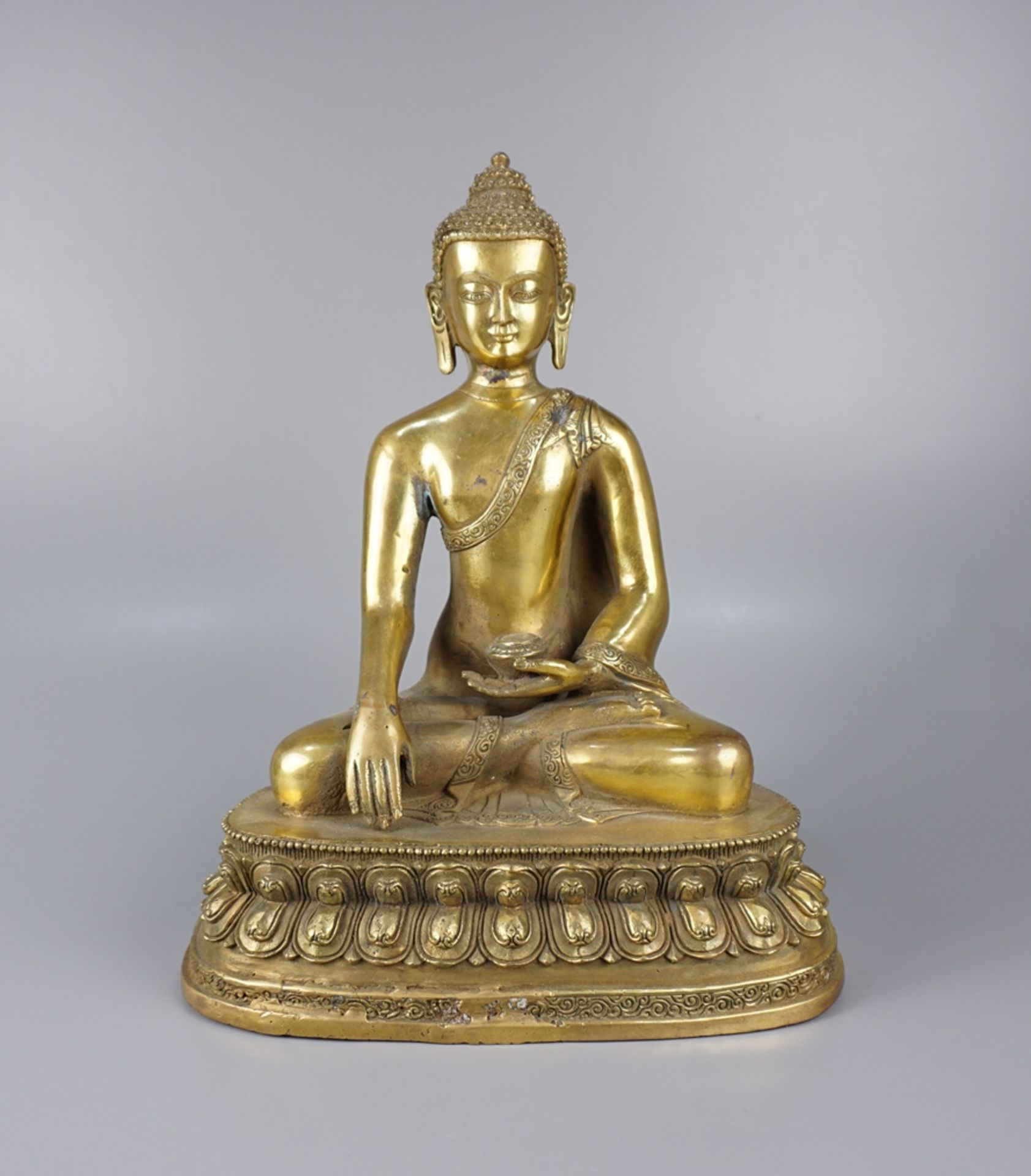 Buddafigur, sitzend, Bhumisparsha Mudra - die Erde berühren