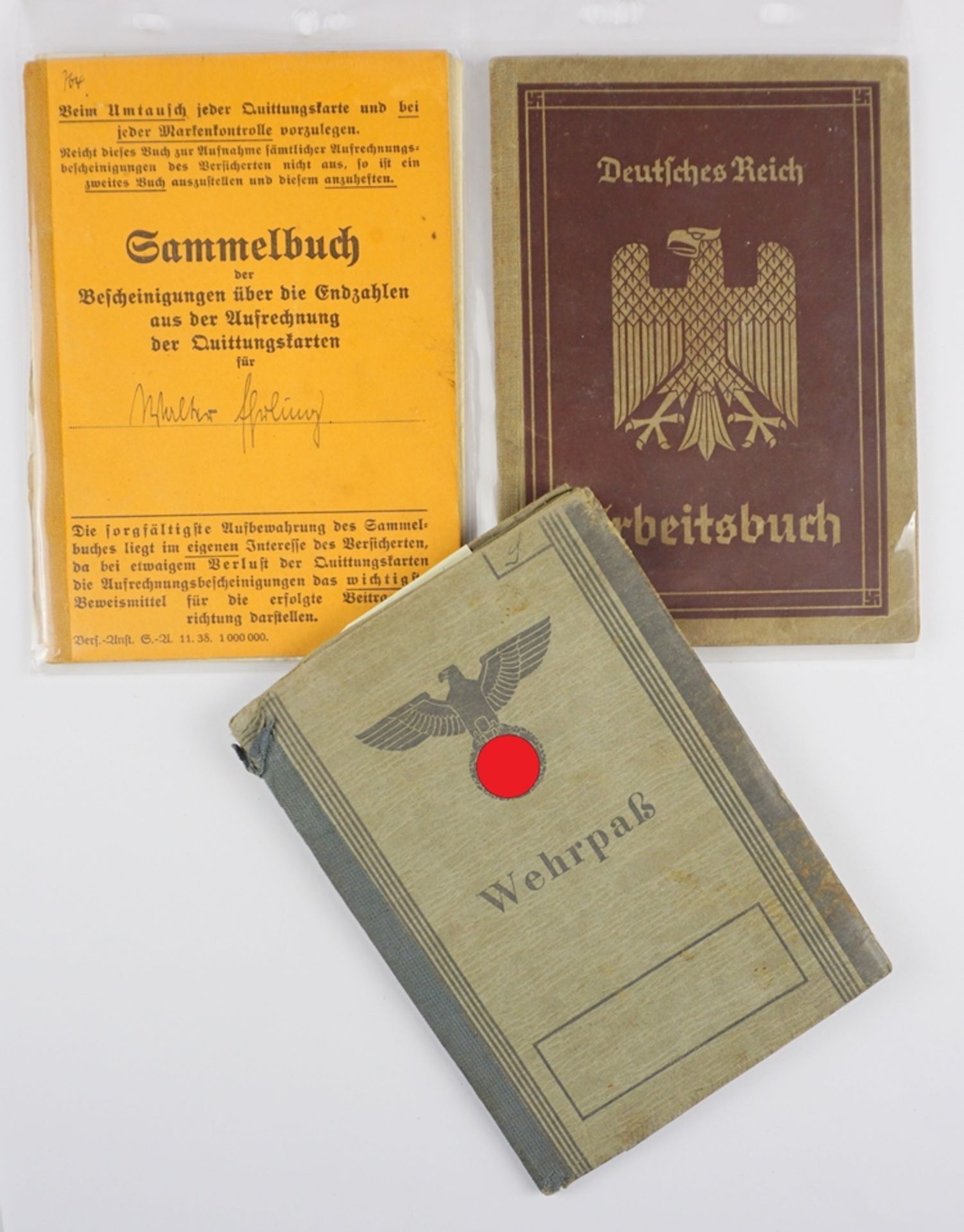 Konvolut Ausweise und Schriftstücke, sog. 3.Reich, u.a. Soldbuch und Wehrpaß - Bild 3 aus 4