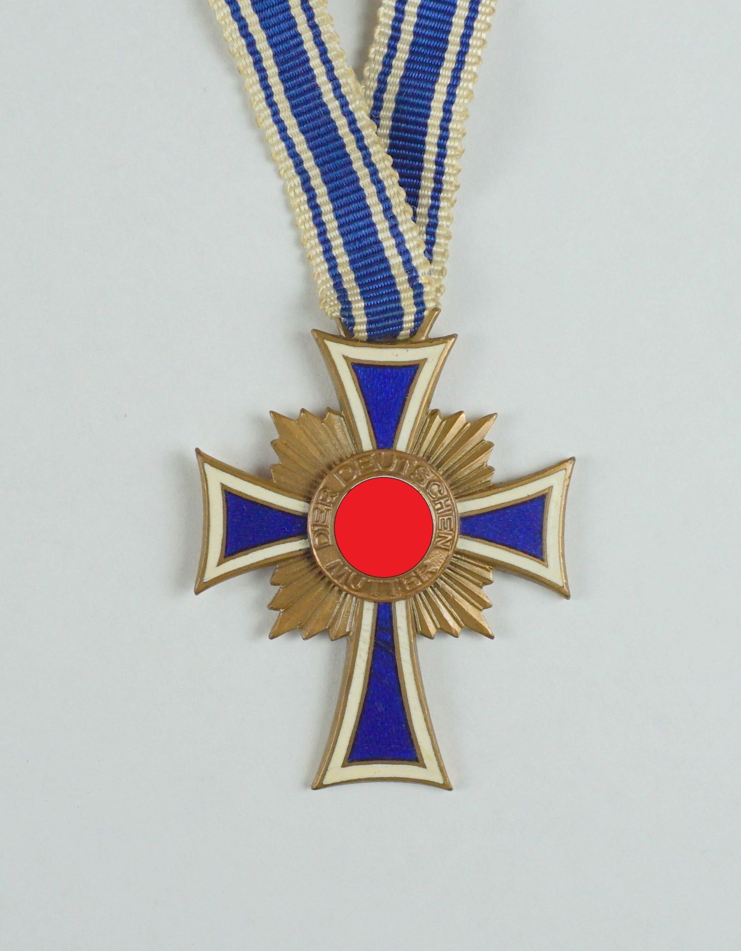 Ehrenkreuz der deutschen Mutter 3.Stufe Bronze, 2.Form