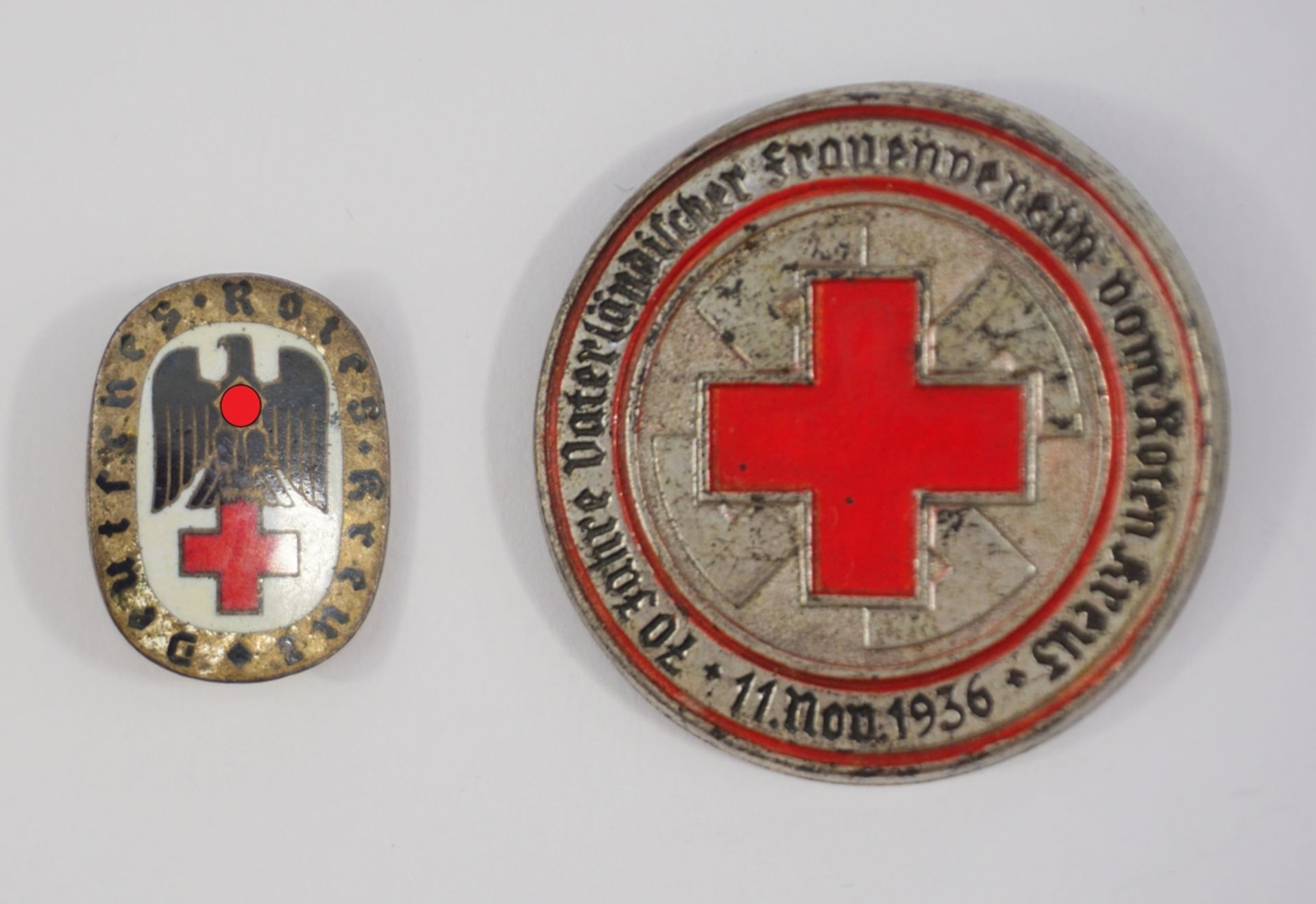 2 Abzeichen Deutsches Rotes Kreuz 