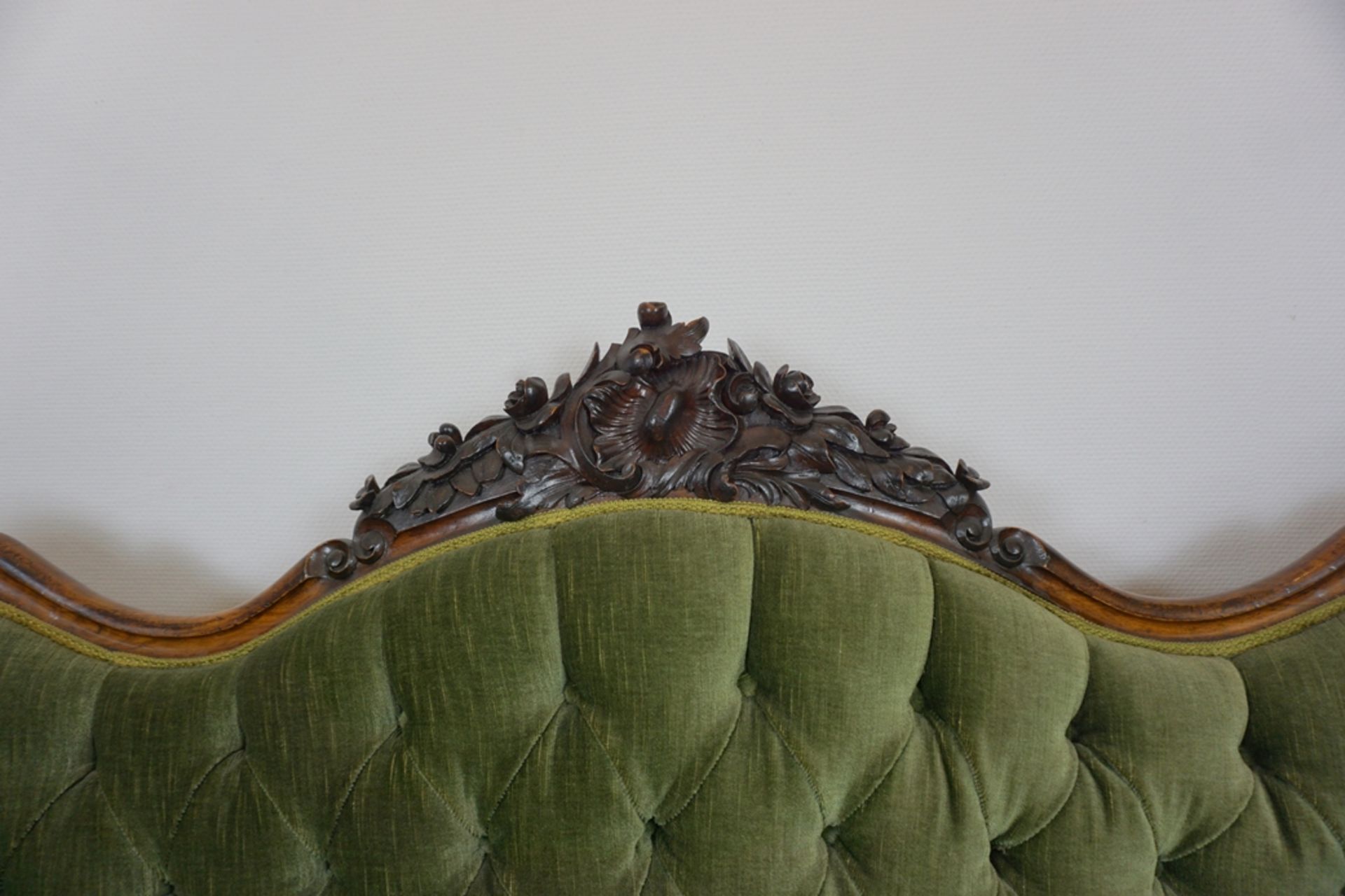 Sofa mit grüner Samtpolsterung, um 1870 - Bild 3 aus 3