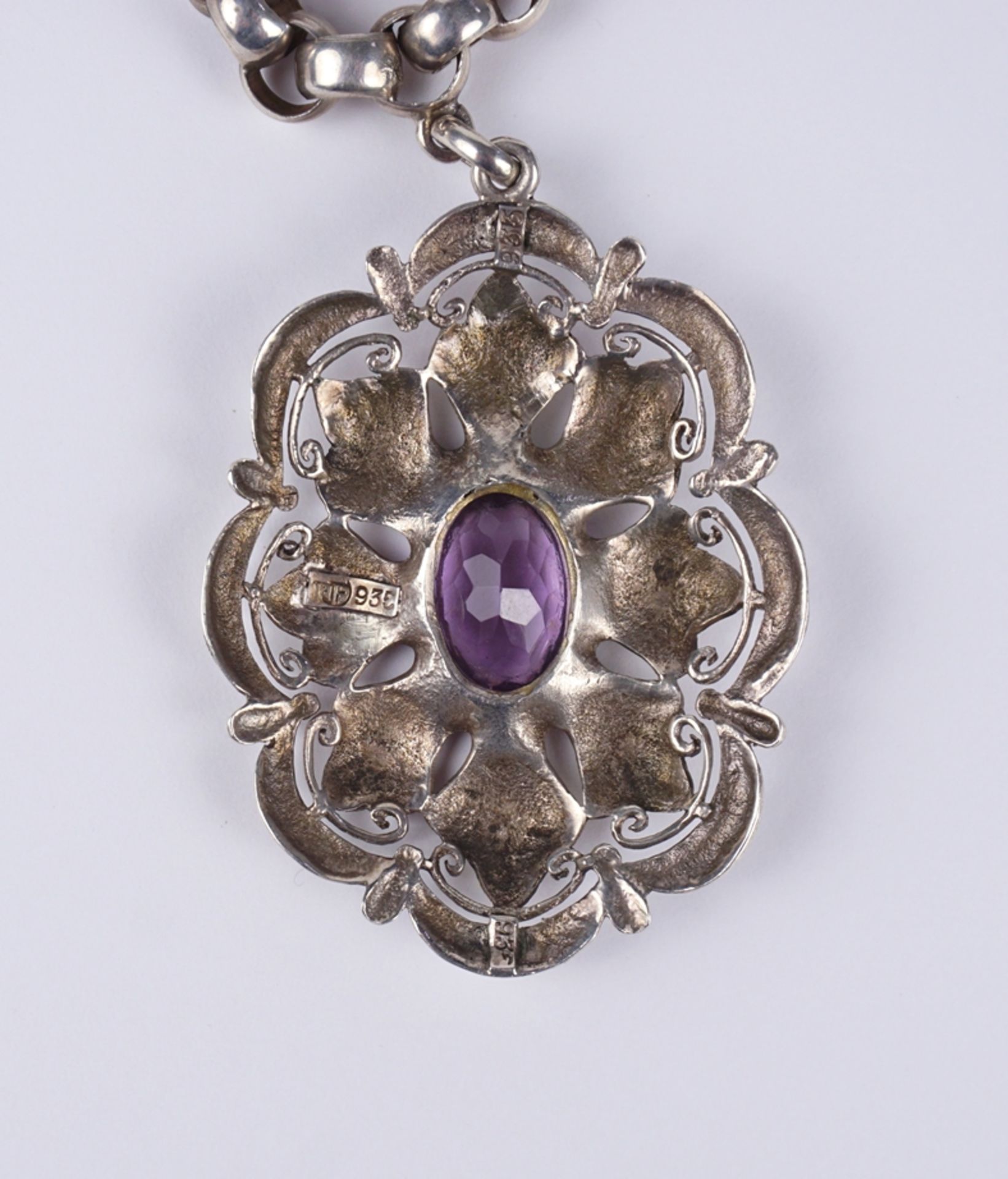 großer Anhänger mit Amethyst an Ankette, 935er Silber, Theodor Fahrner, um 1920, Gew.48,28g - Image 3 of 3