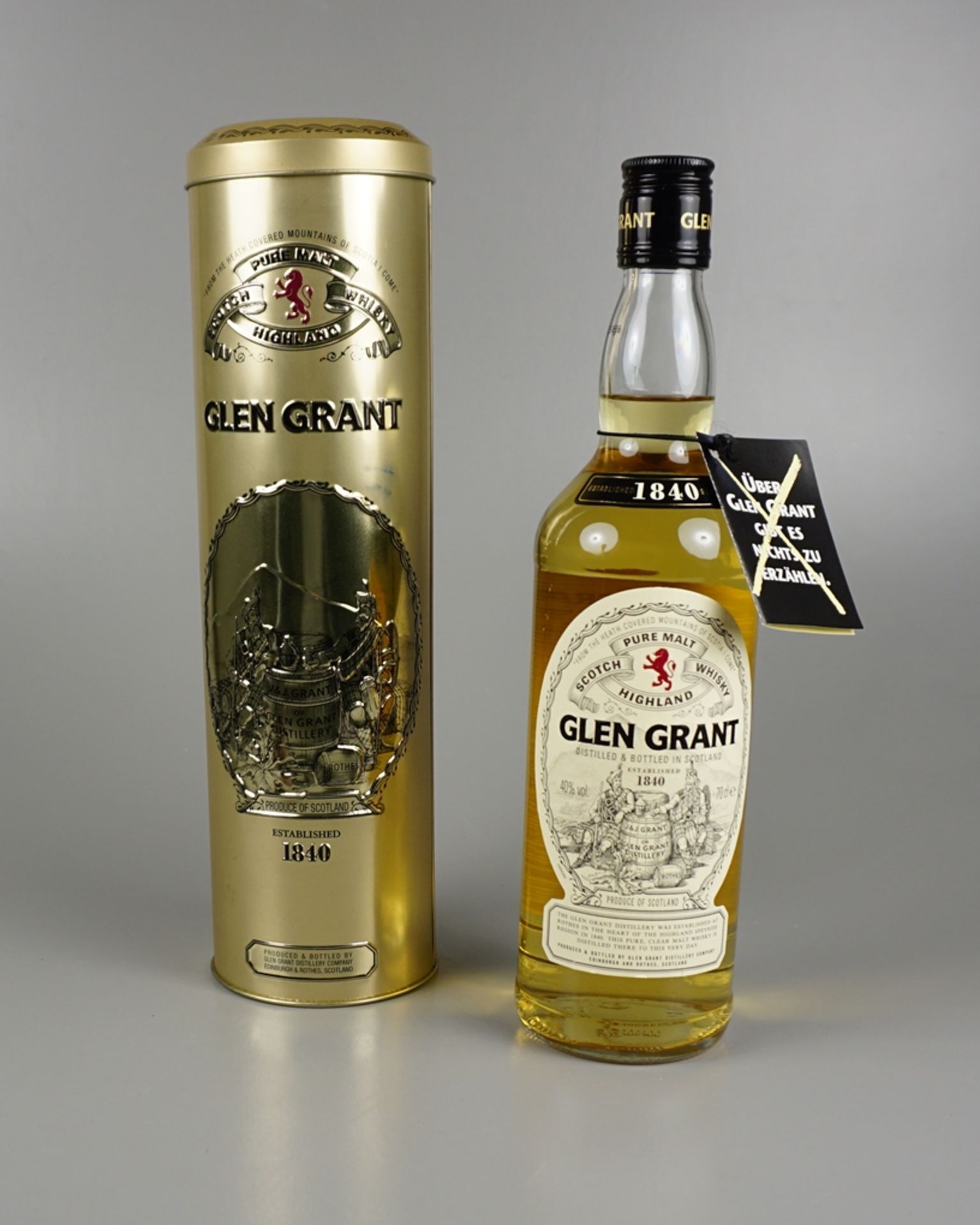 Glen Grant Pure Malt Scotch Whisky, Highland, Schottland, mit exklusiver Metallbox