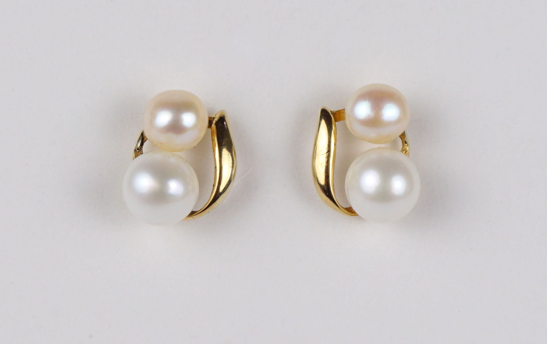 Paar Ohrstecker mit jeweils 2 Perlen, 585er Gold, Gew.1,74g