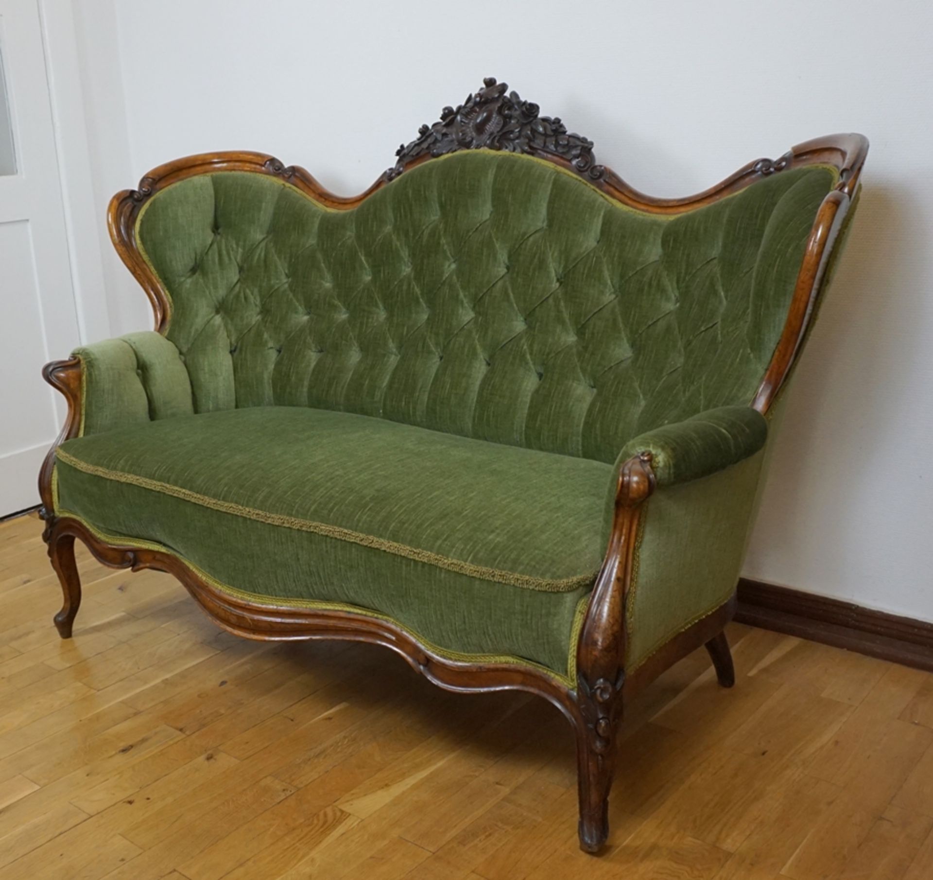 Sofa mit grüner Samtpolsterung, um 1870 - Bild 2 aus 3