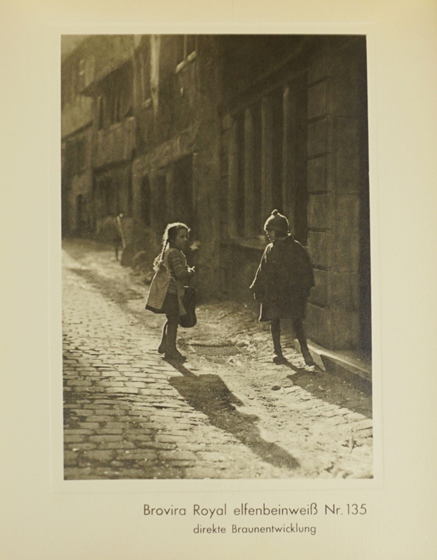 Konvolut Fotopapier-Beispielkataloghefte und 10 Zeitschriften, Agfa Photoblätter, 10.Jahrgang, 1933 - Bild 8 aus 10