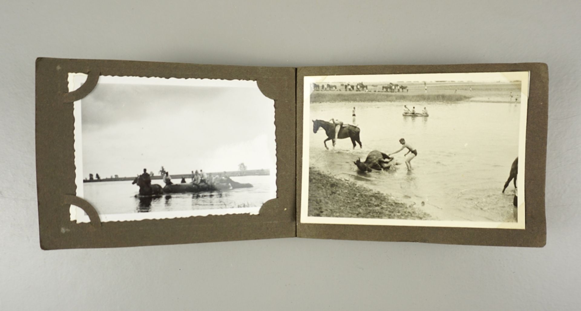 kleines Fotoalbum eines Kavalleristen, 2. Weltkrieg - Image 3 of 6