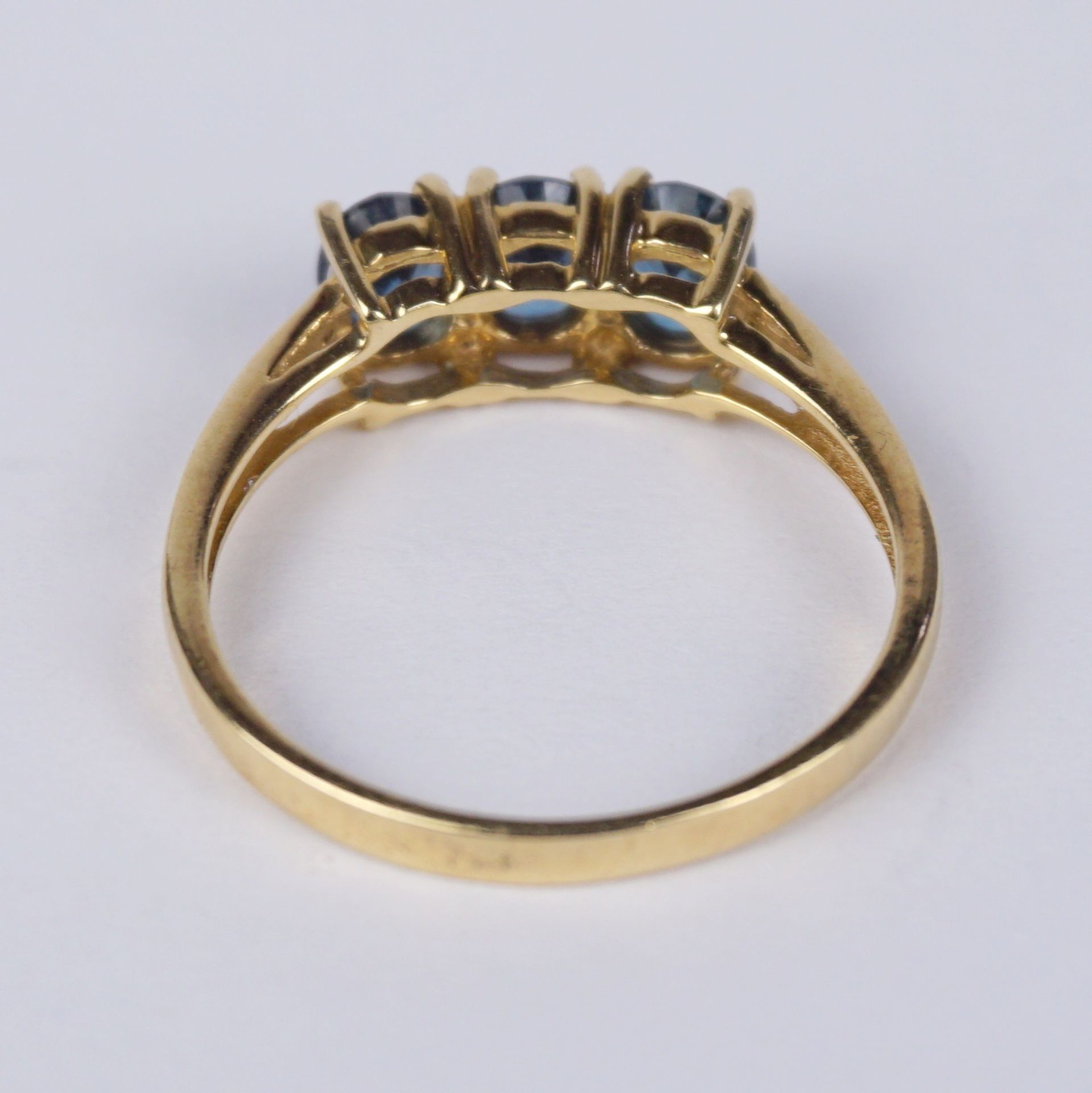 Ring mit 3 blauen Steinen, 375er Gold, Gew.2,1g - Bild 2 aus 2
