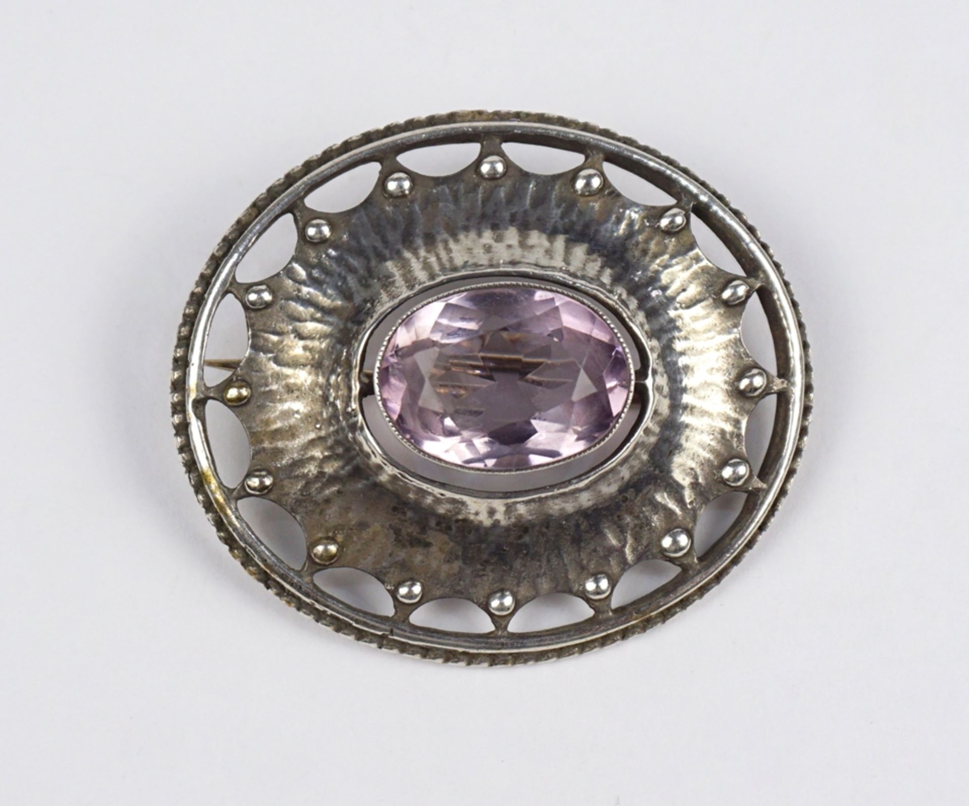 Brosche mit amethystfarbenem Stein, 900er Silber, Jugendstil, um 1900