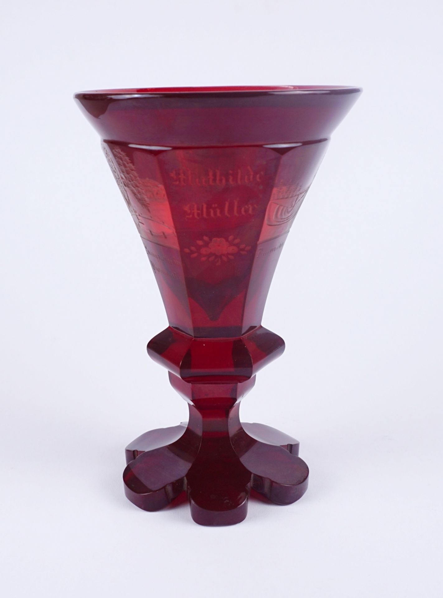 personalisiertes Bäderglasvase "Pyrmont", Rubinglas, Böhmen, Mitte 19.Jh. - Bild 5 aus 6