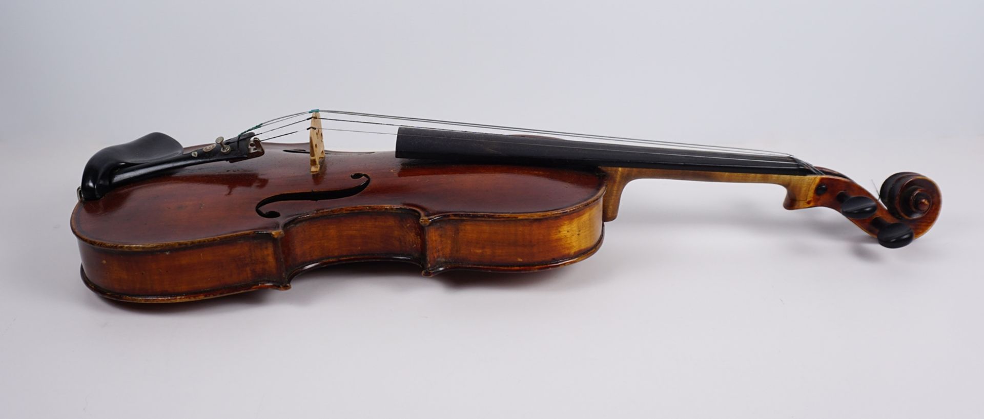 Violine, mit Etikett "David Christian Hopf, Instrumentalis in Quittenbach, 1760" und Brandstempel,  - Bild 3 aus 9