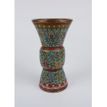 Cloisonné-Gu-Vase, China, wohl Qing-Dynastie, 19. Jh.