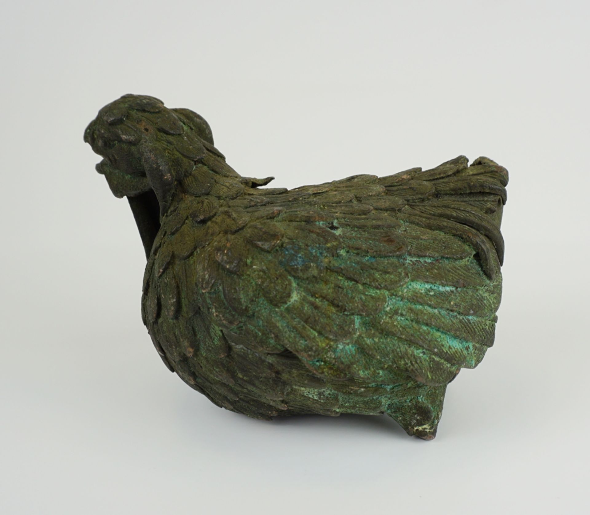 Fragment eines Huhns, wohl Japan, 19. Jh., Bronze - Bild 2 aus 4