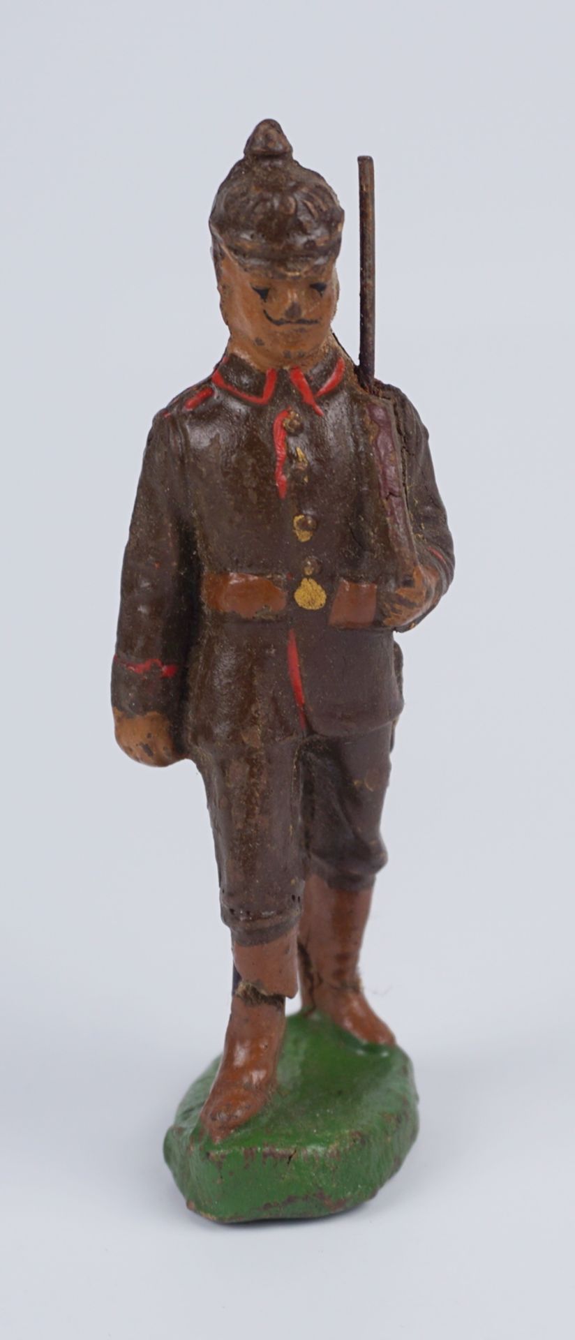 Indianer mit Pferd aus Masse und Soldat, I.WK aus Elastolin; 1920er Jahre - Bild 2 aus 6