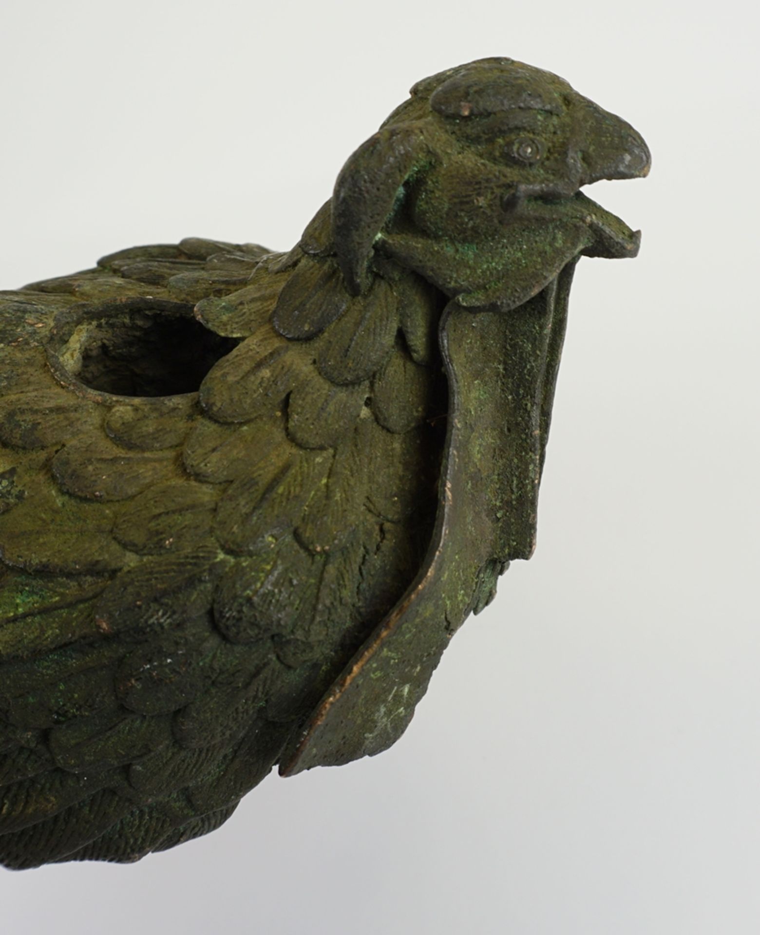 Fragment eines Huhns, wohl Japan, 19. Jh., Bronze - Bild 4 aus 4