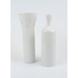 2 Vasen, Weißware, glasiert, 1970er Jahre