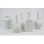 5 unterschiedliche, reliefierte Vasen, Edelstein, 1970er Jahre