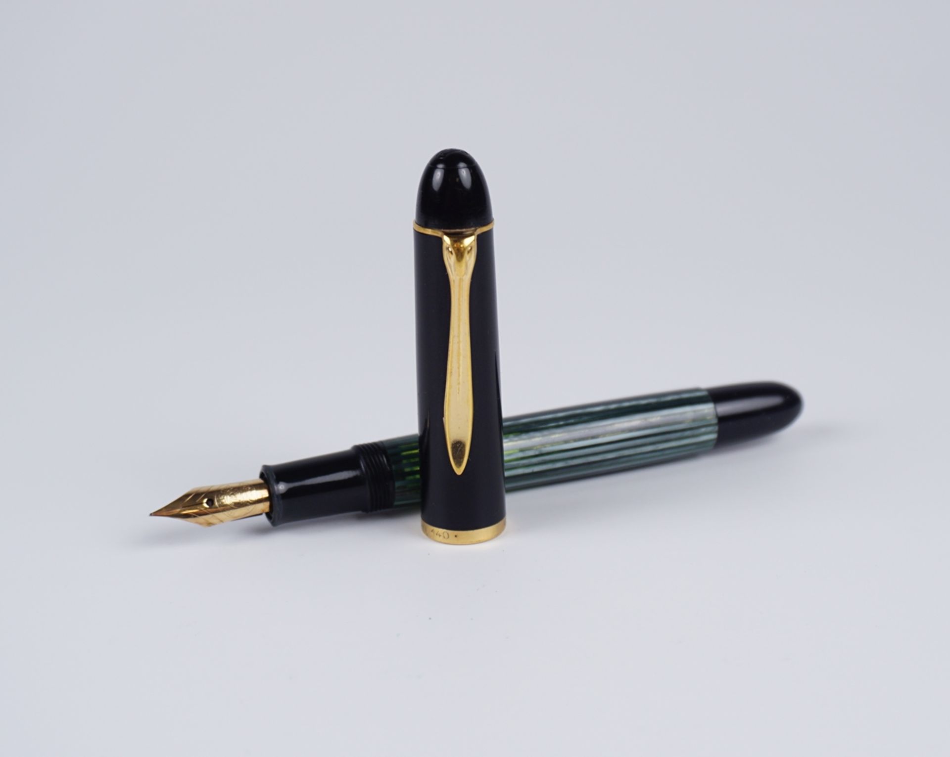 Pelikan M140 Kolbenfüller grün gestreift, 585er Goldfeder, 1950er/1960er Jahre