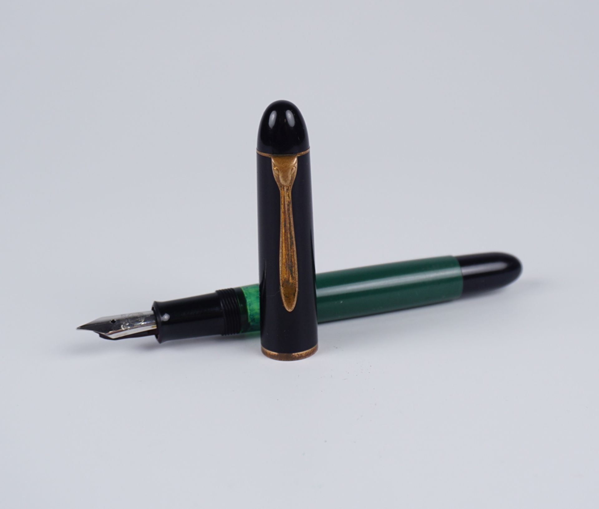 Pelikan M120 Kolbenfüller grün mit Stahlfeder, 1950er/1960er Jahre