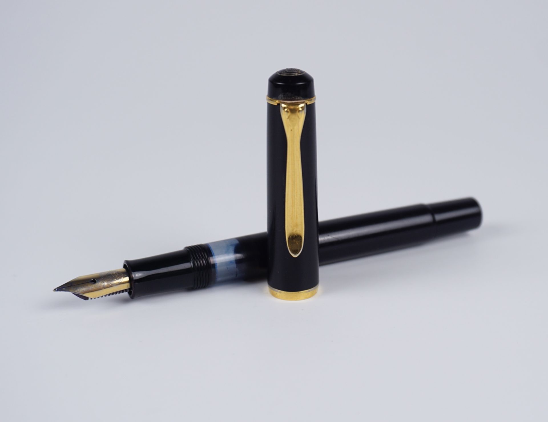 Pelikan M100 Kolbenfüller, schwarz, Stahlfeder, 1990er Jahre