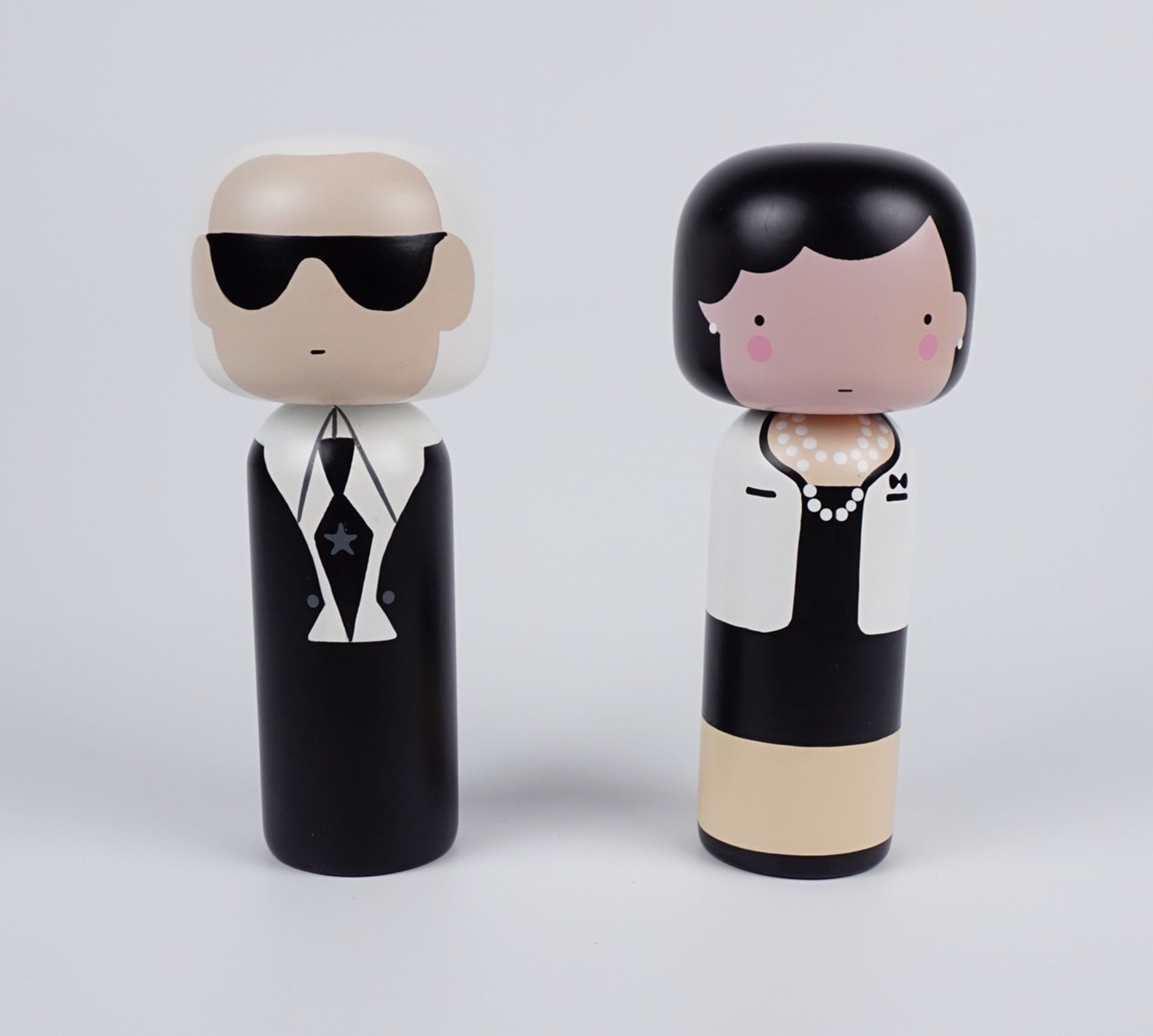 "Karl" und "Coco", 2 Holzfiguren im Kokeshi-Stil, Betty Kemp "sketch" für Lucie Kaas, DK