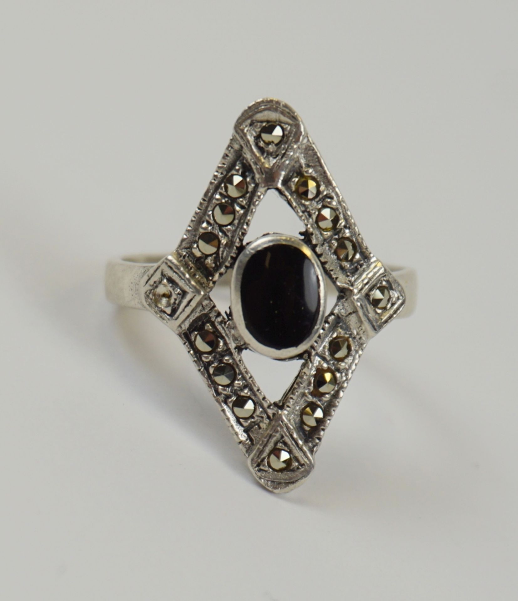 Ring mit Onyx und Markasiten im Art-Decó-Stil, 925er Silber, Gew.4,25g