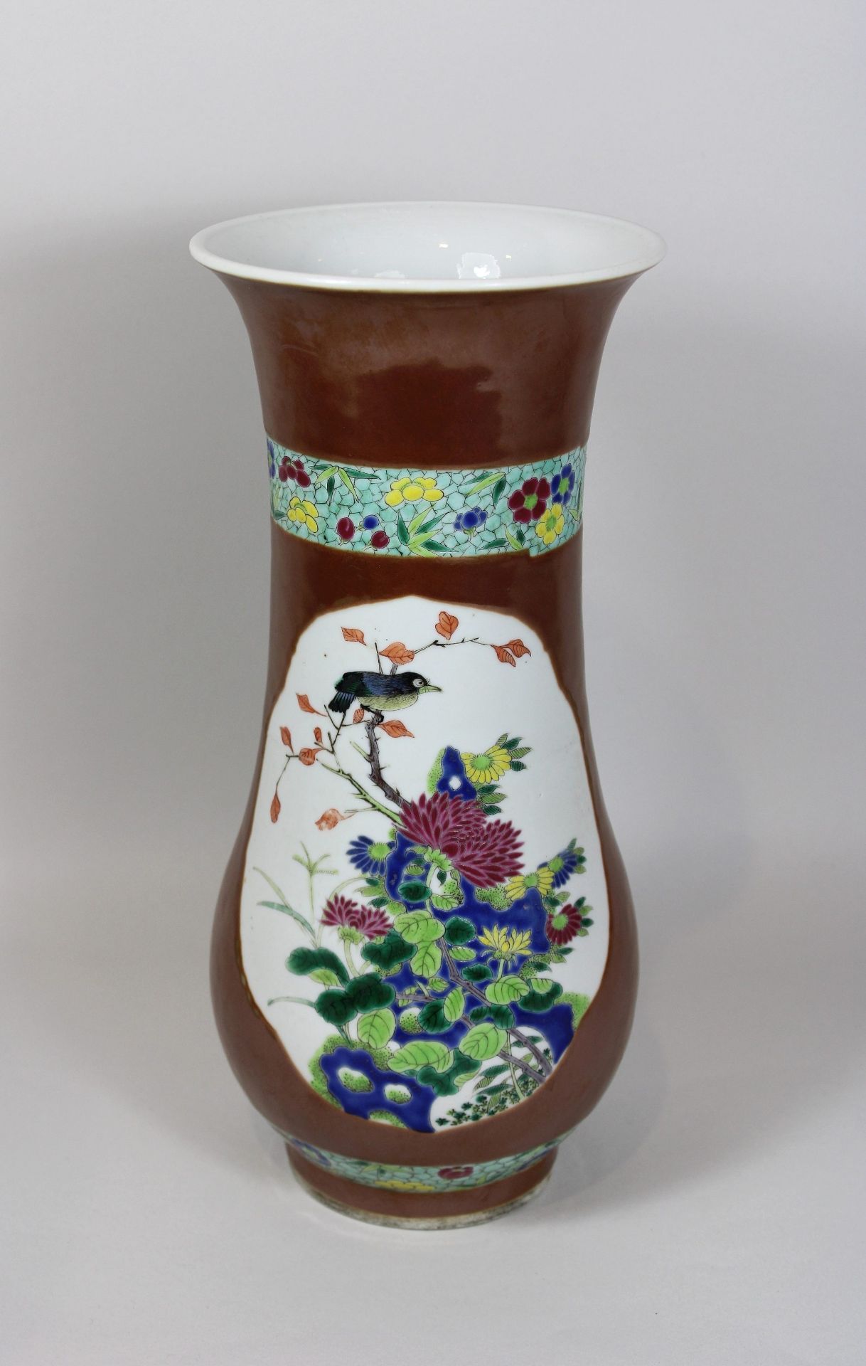 Lobed Vase, China, Porzellan