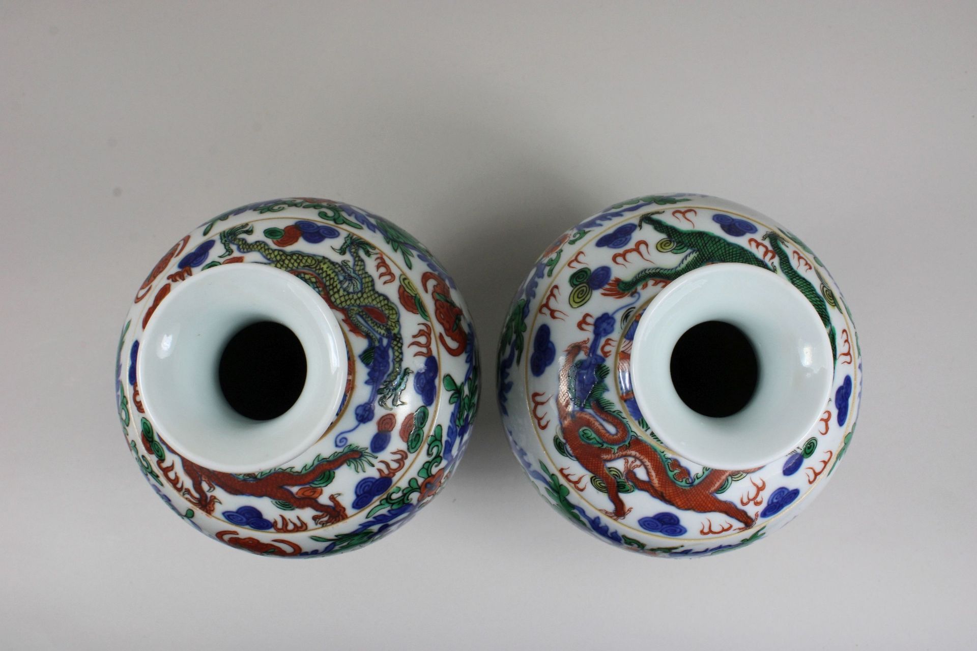 Plum Vasenpaar, China, Porzellan - Bild 3 aus 4