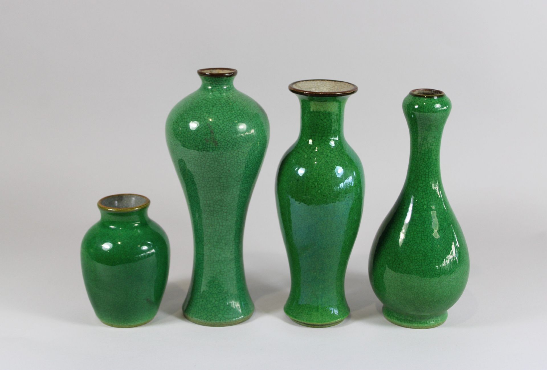 4 Vasen, China, Porzellan