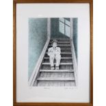 Hella Lütgen (1944), Mehmet, Junge auf einer Treppe sitzend