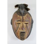Afrikanische Maske, Holz, plastisch
