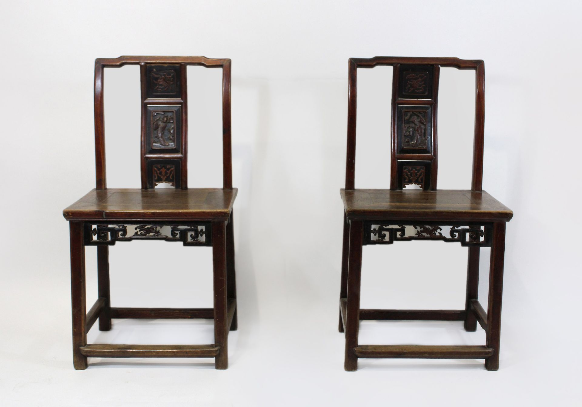 Paar chinesische Stühle